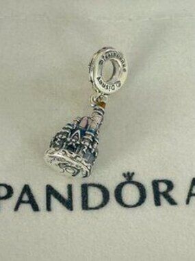Pandora Walt Disney World 50th Anniversary Fantasyland Castle Bracelet